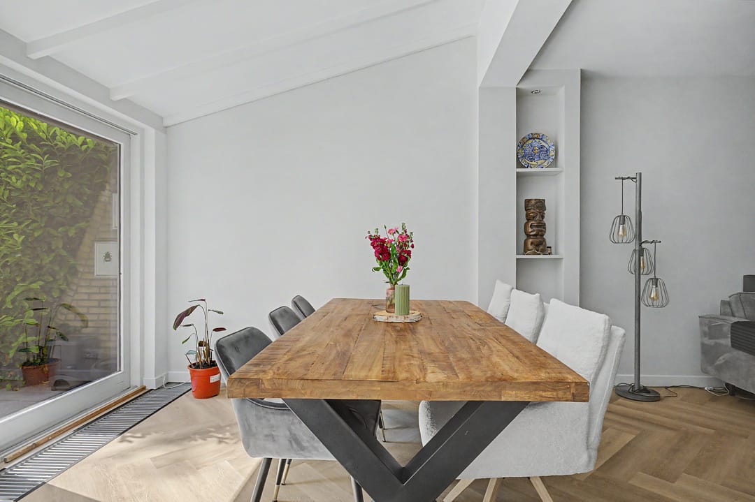 Spacious Modern Family Home with Extended Living Space and Private Garden — 11
