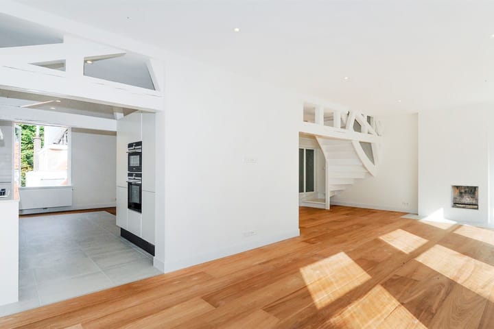 Photo 3 of Noordeinde 122-B