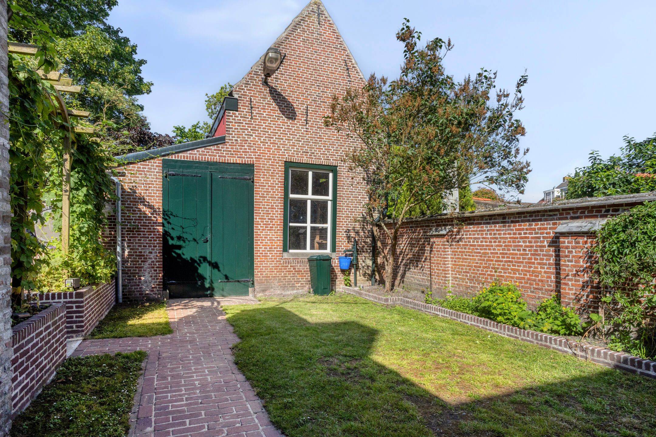Historic Monumental Ensemble with Former Shop and Workshop in Bergen op Zoom Center — 39