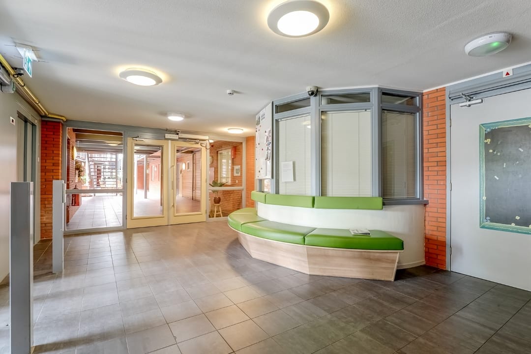 Light Apartment with Water View and Balcony in Rozenstaete — 7