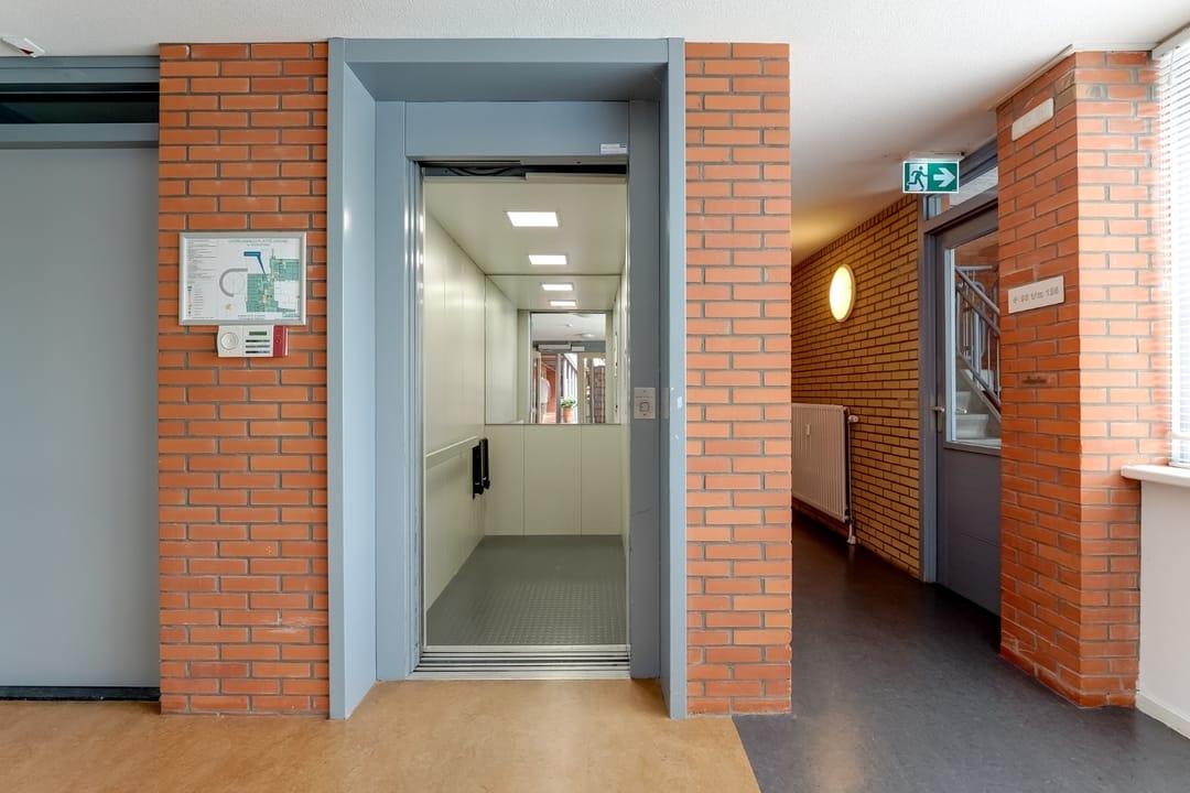 Light Apartment with Water View and Balcony in Rozenstaete — 8
