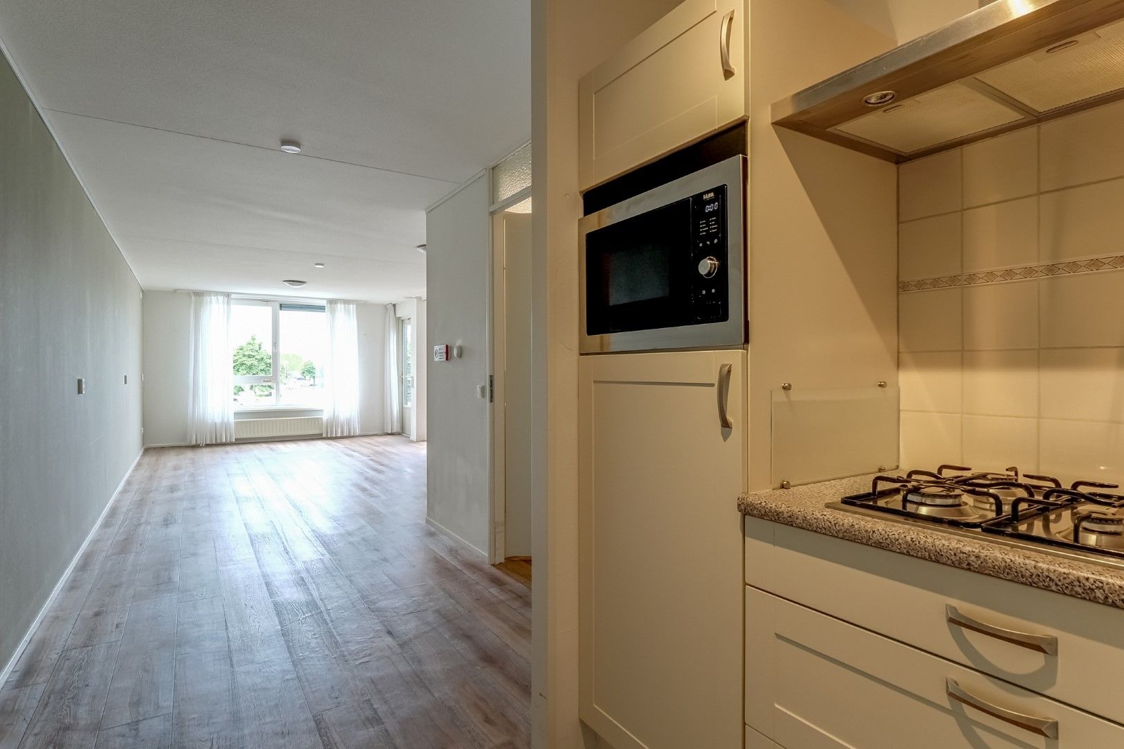 Light Apartment with Water View and Balcony in Rozenstaete — 30