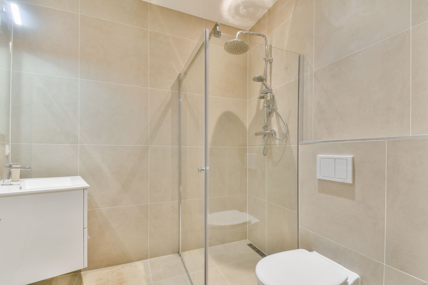 Photo 19 of Troelstralaan 211