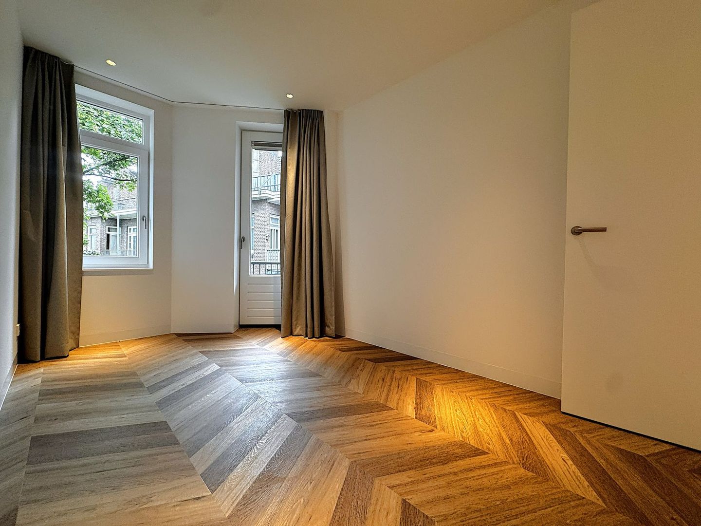 Photo 10 of Beethovenstraat 8-B