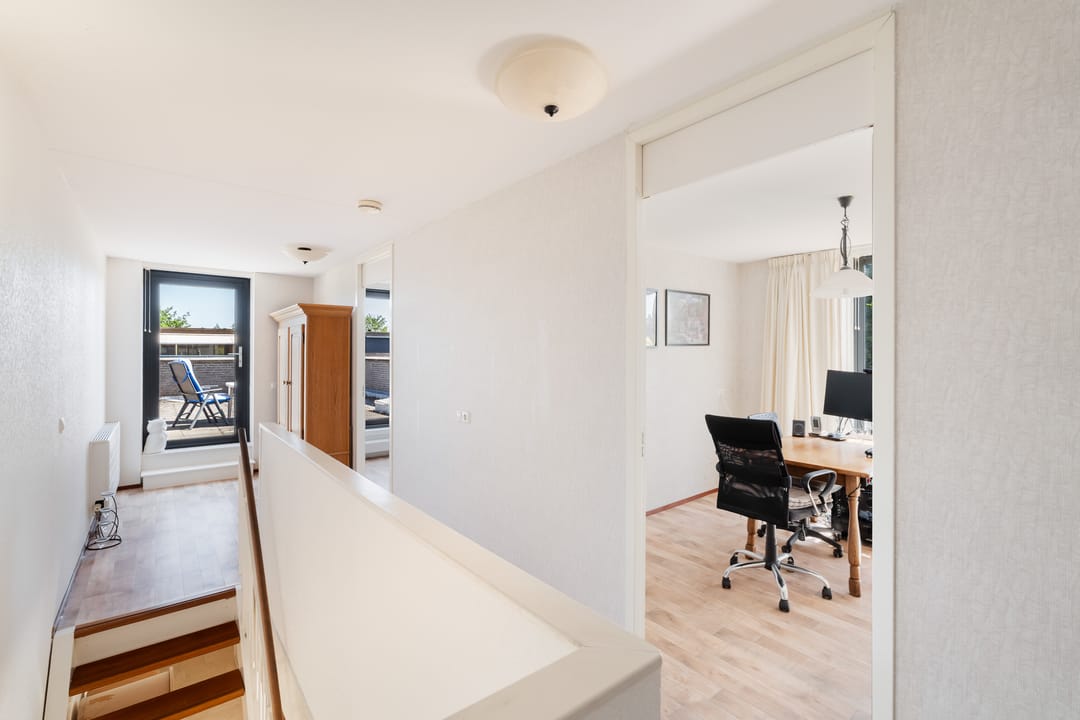 Foto 43 van Oostvoornestraat 9