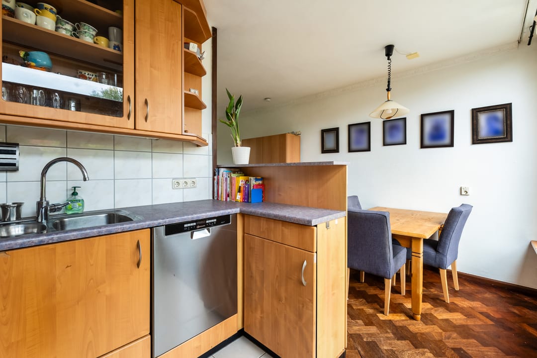 Spacious Family Home with Deep Garden Near Westerpark — 16