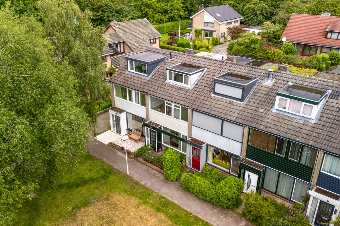 Spacious Family Home with Deep Garden Near Westerpark — 53