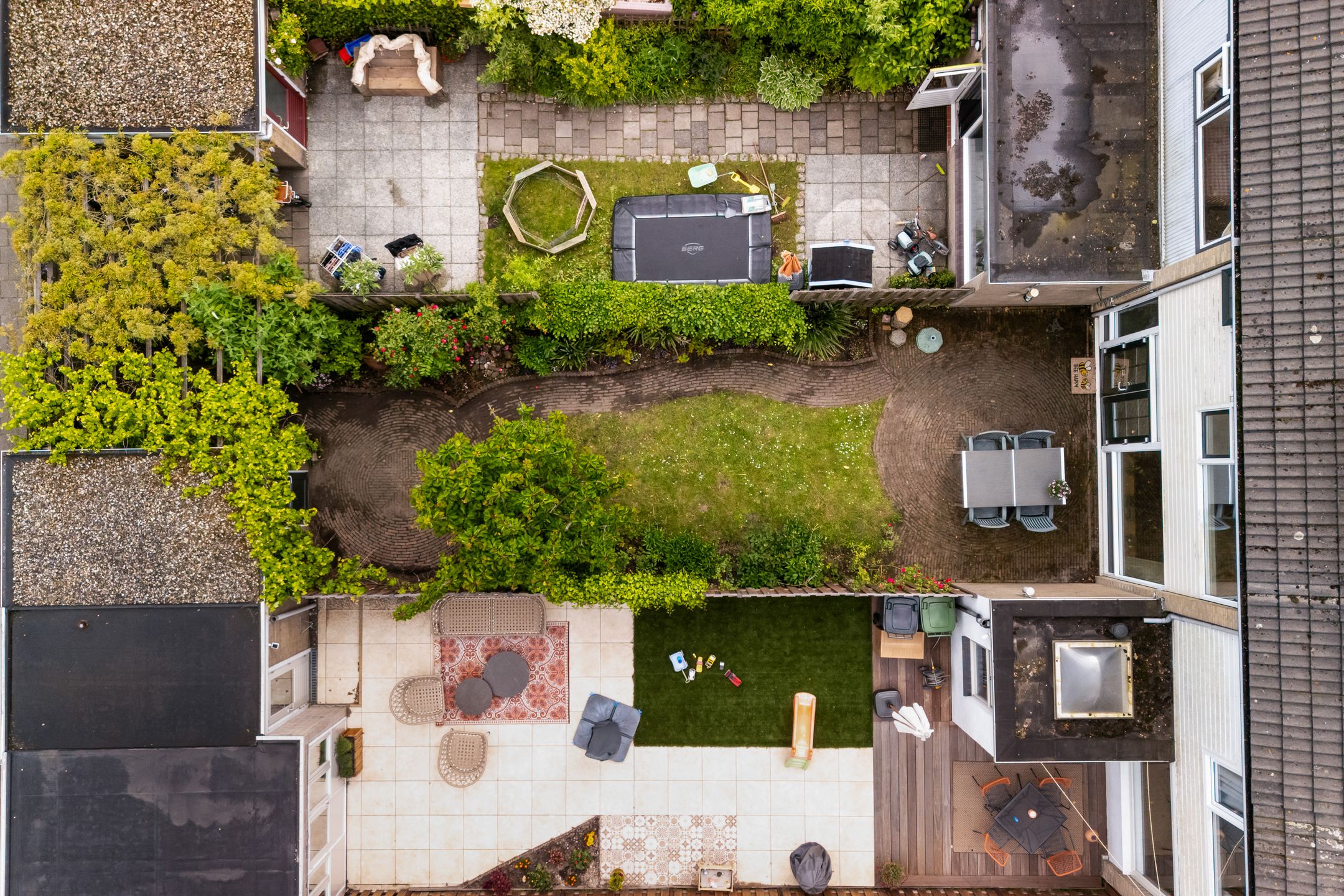 Spacious Family Home with Deep Garden Near Westerpark — 45