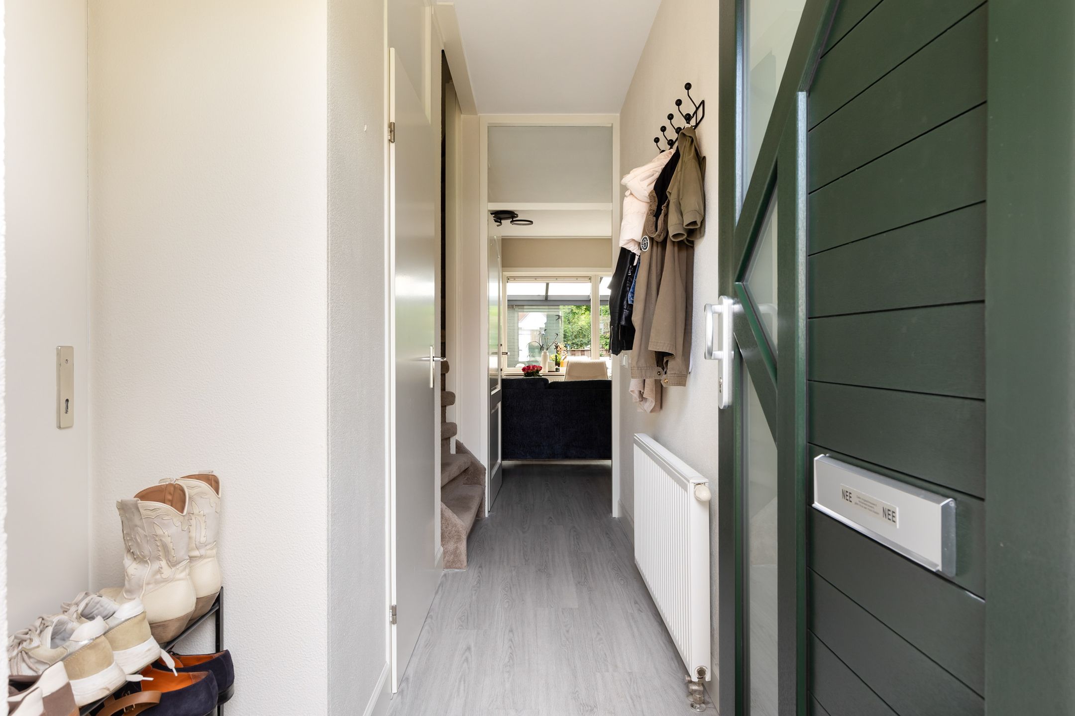 Modern Move-in Ready Terraced Home with Sun-Drenched South Garden and Private Parking — 33