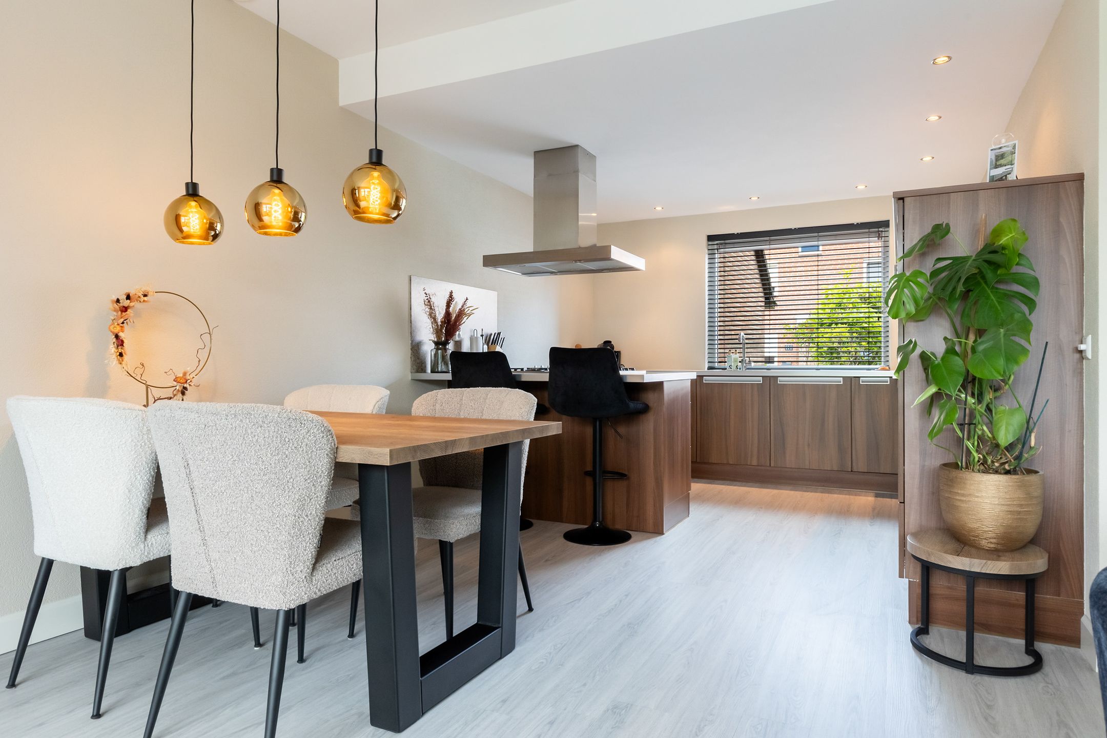 Modern Move-in Ready Terraced Home with Sun-Drenched South Garden and Private Parking — 18