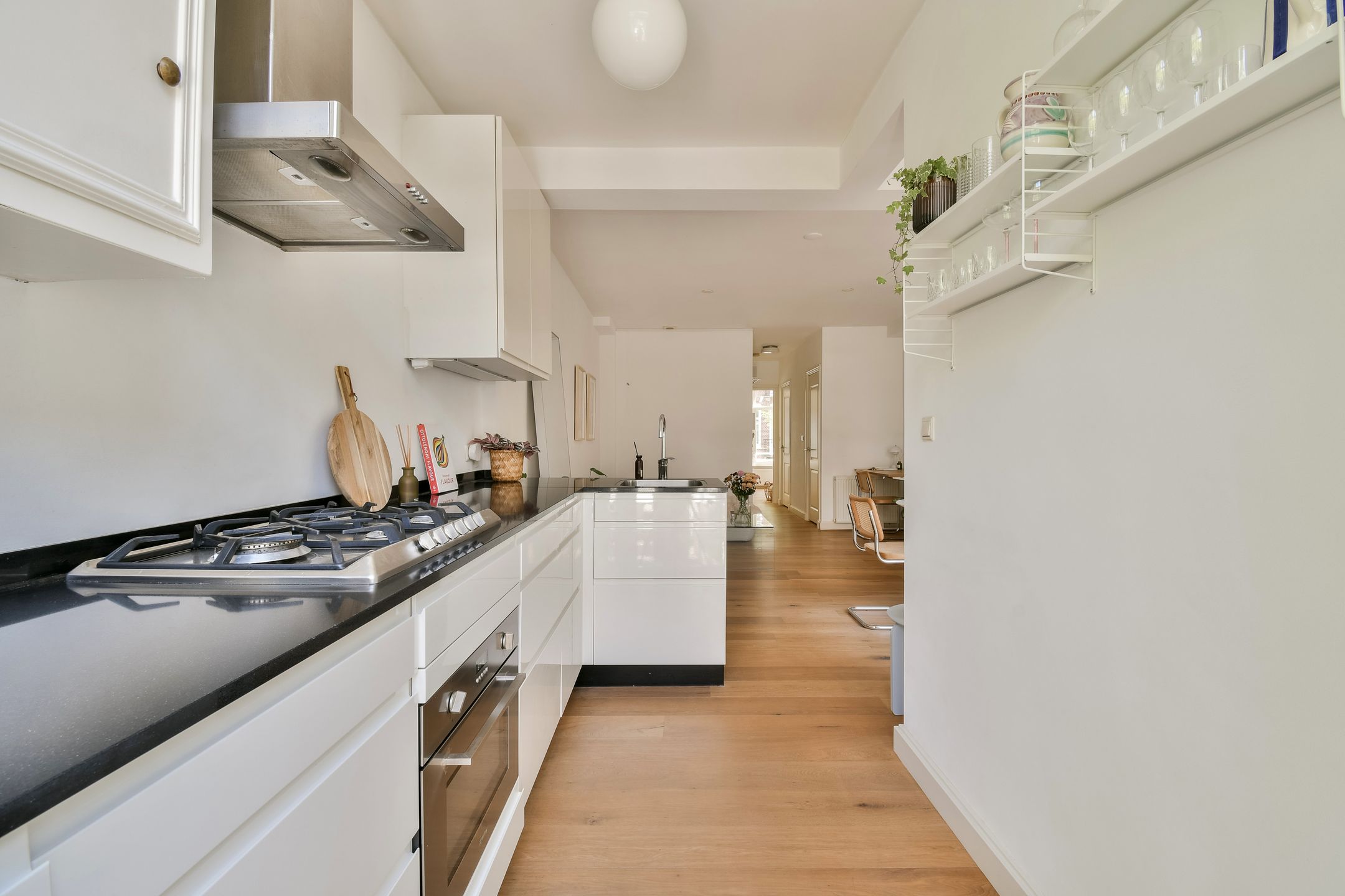 Stylish Oud-West Apartment with Two Terraces on Freehold Land — 12