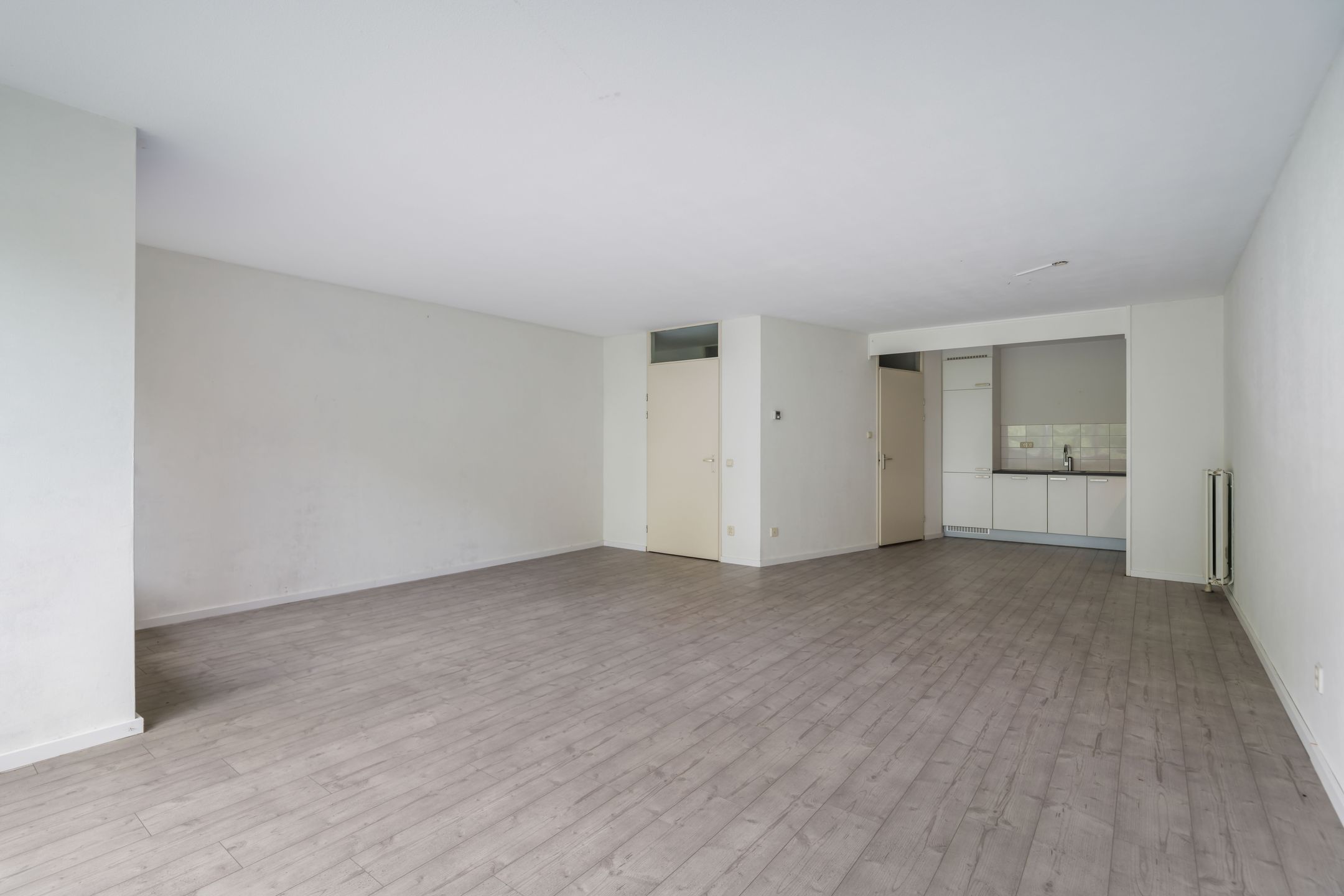 Spacious Apartment with Balcony and Private Parking in Central Weert — 15