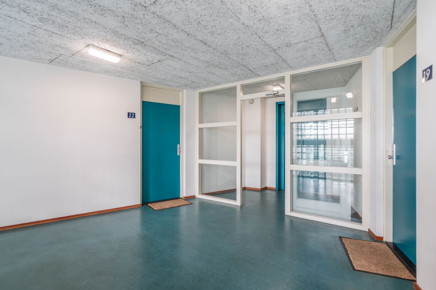 Spacious Apartment with Balcony and Private Parking in Central Weert — 10