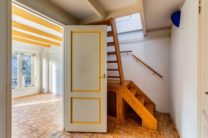 Tussenwoning te koop: Nieuwstraat 115, Weesp