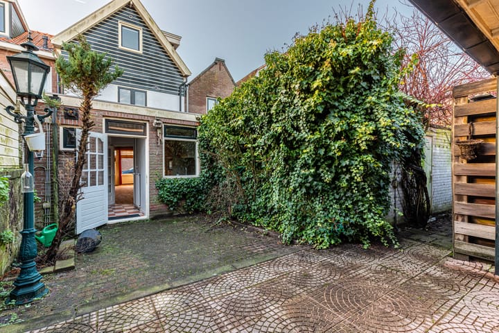 Tussenwoning te koop: Nieuwstraat 115, Weesp