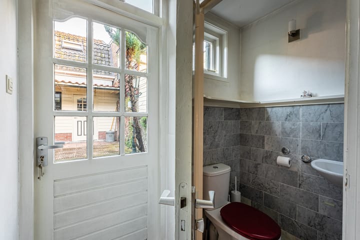 Tussenwoning te koop: Nieuwstraat 115, Weesp