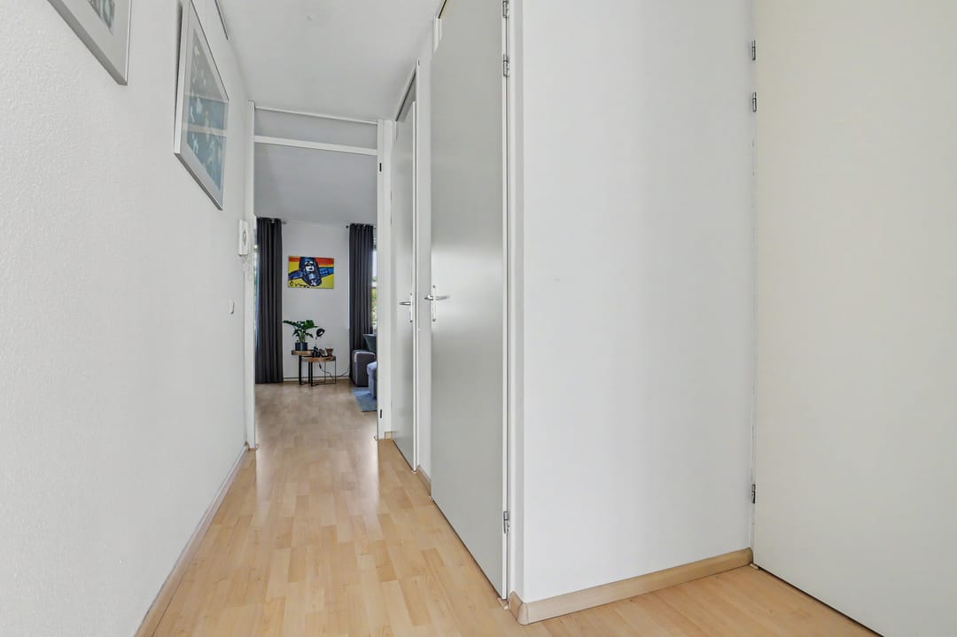Photo 13 of Avenue Carré 182