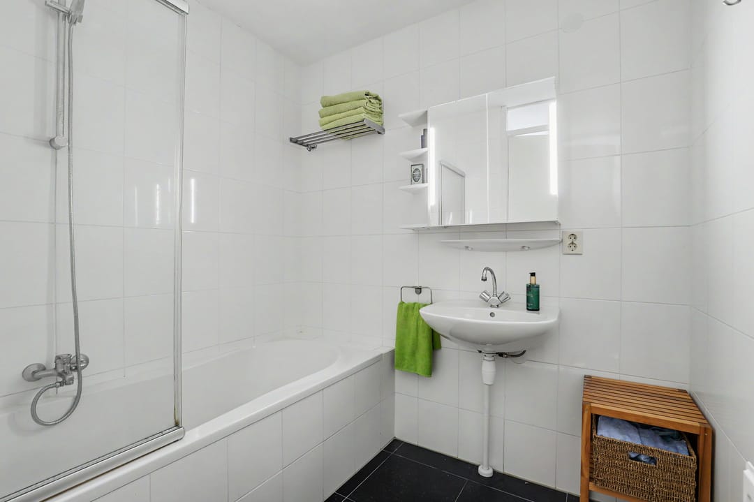 Photo 32 of Avenue Carré 182
