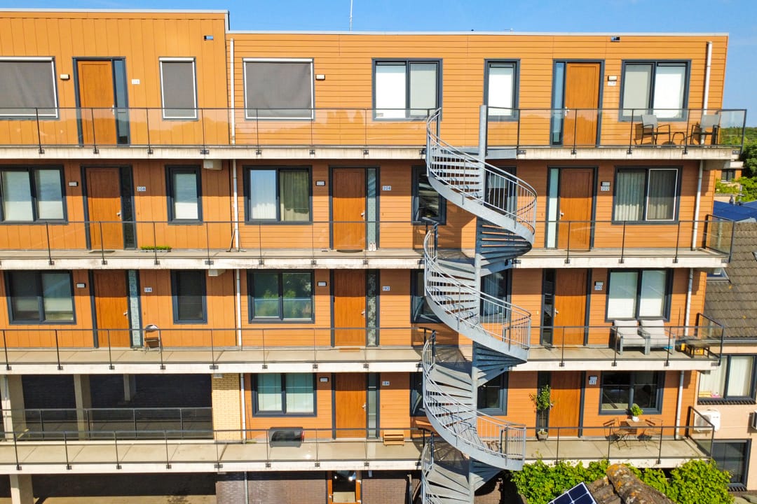 Photo 46 of Avenue Carré 182