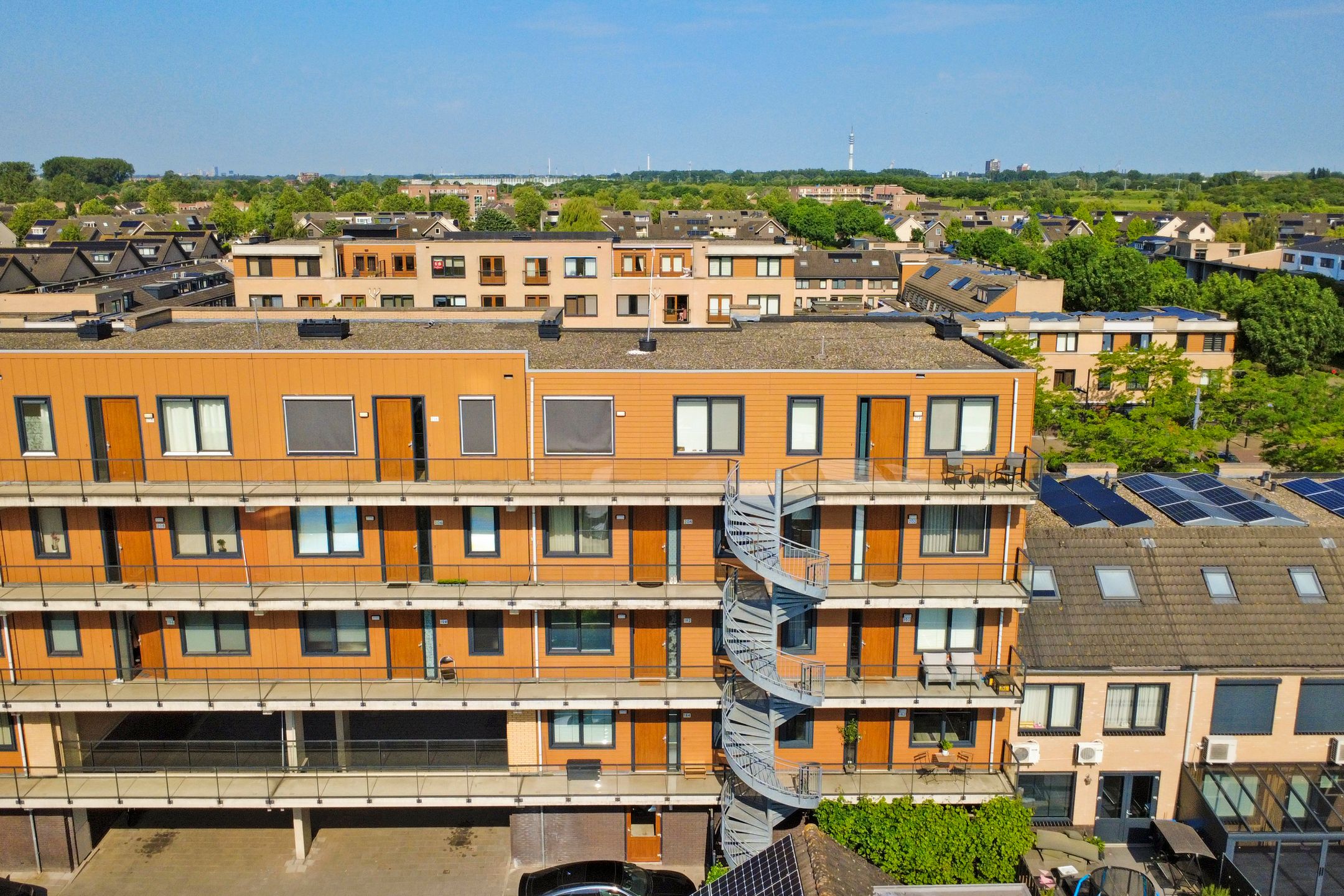 Photo 45 of Avenue Carré 182