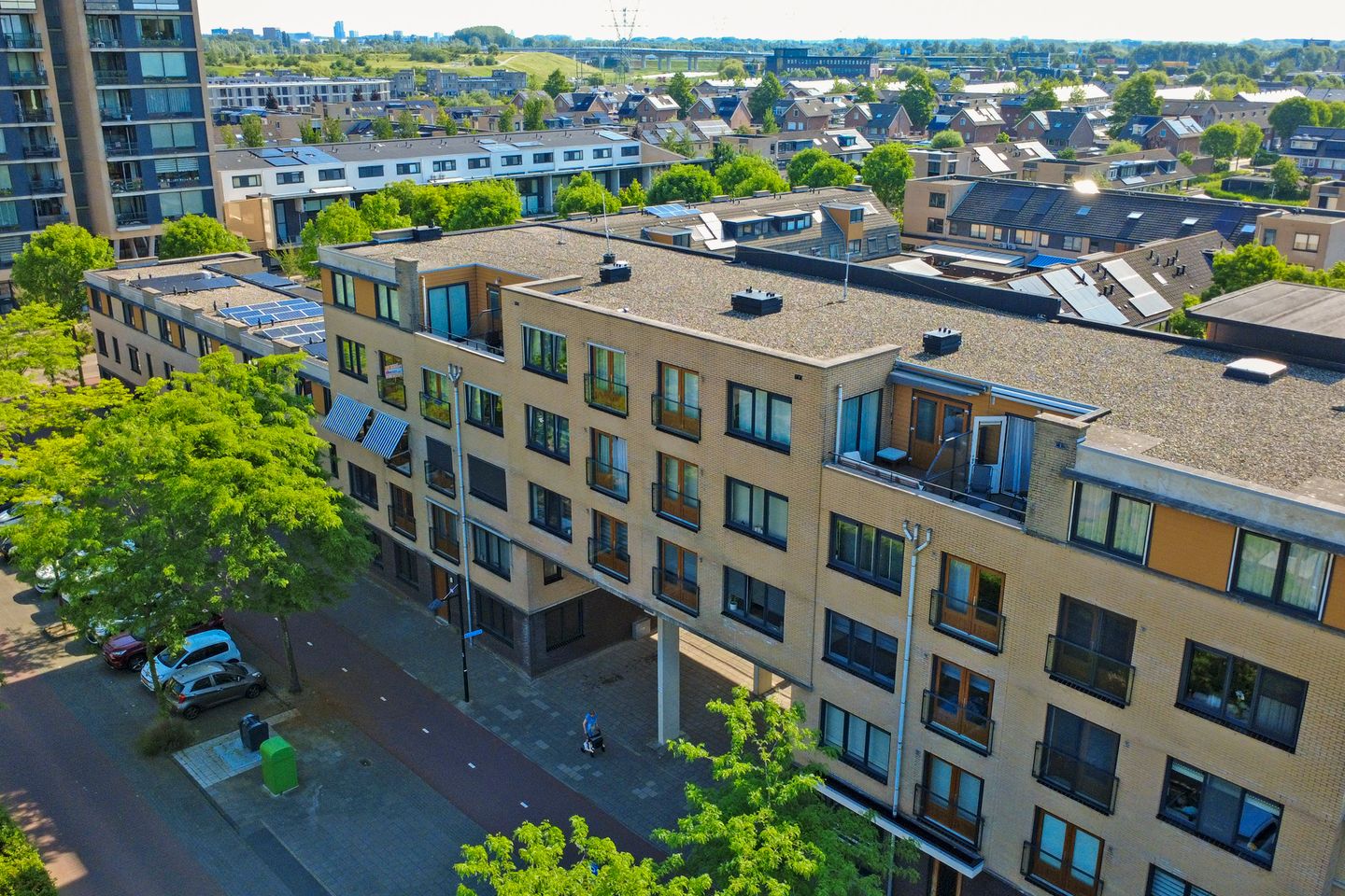 Photo 40 of Avenue Carré 182