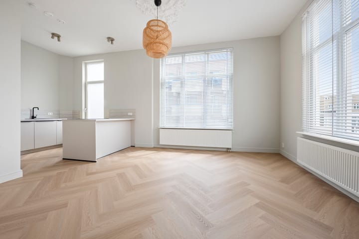 Appartement te koop: Dr Smitstraat 5, Zandvoort