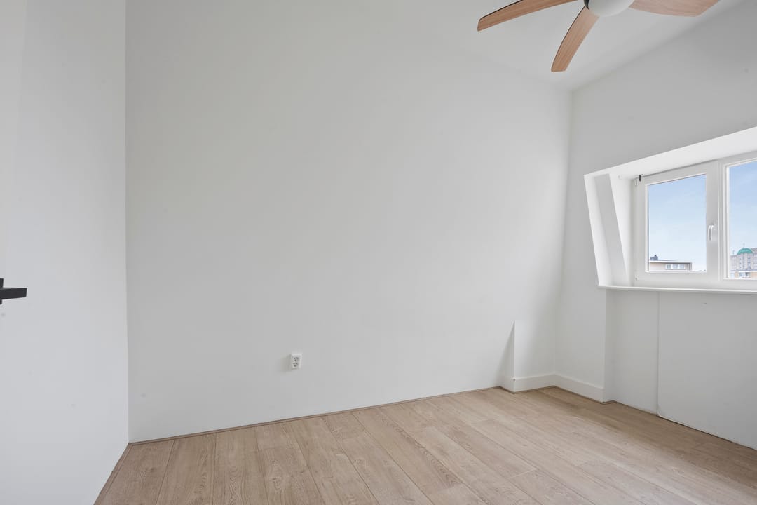 Photo 17 of Dr Smitstraat 5-A