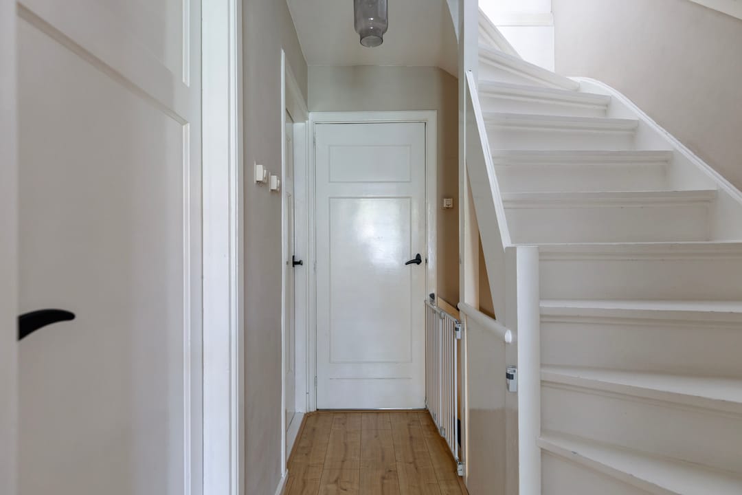 Characteristic Extended Terraced House with Sunny Southwest Garden near Stratum Woods — 16