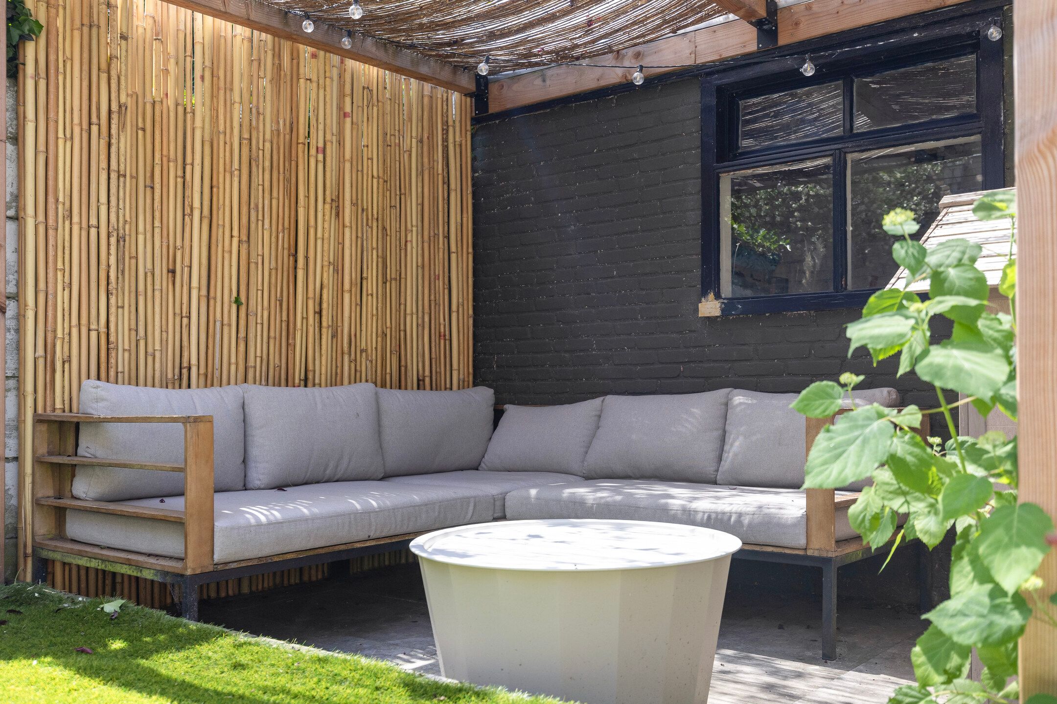 Characteristic Extended Terraced House with Sunny Southwest Garden near Stratum Woods — 27