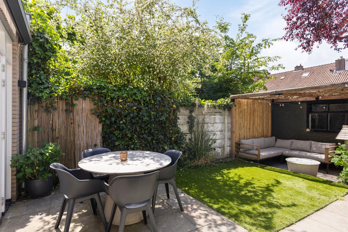 Characteristic Extended Terraced House with Sunny Southwest Garden near Stratum Woods — 25