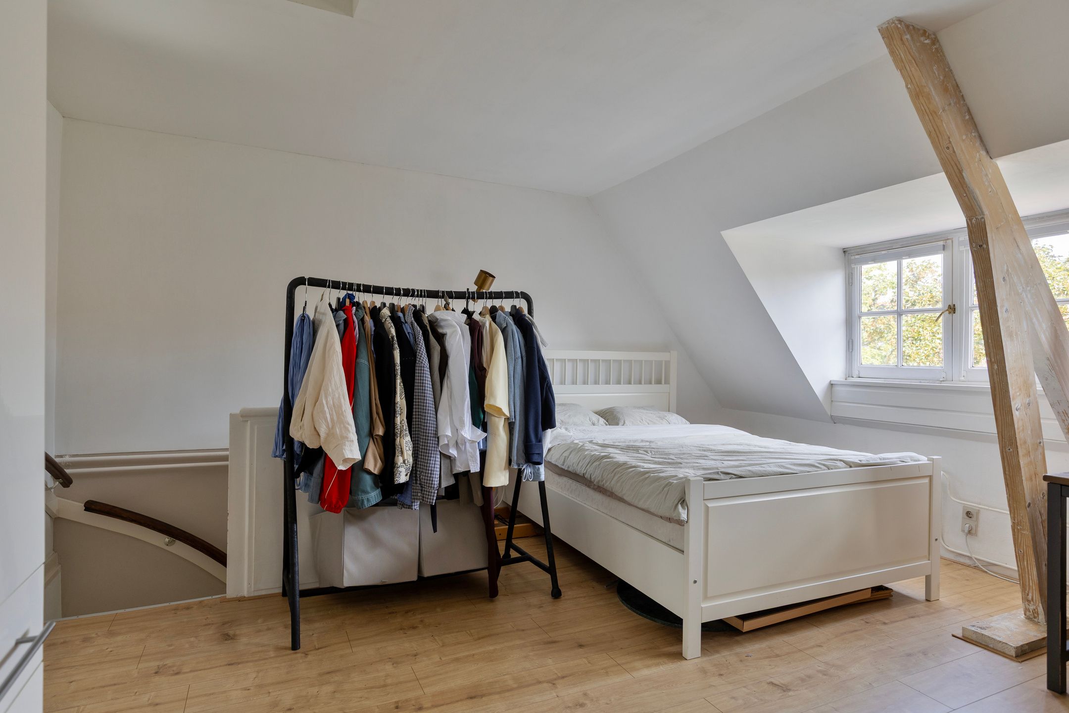 Characteristic Extended Terraced House with Sunny Southwest Garden near Stratum Woods — 24
