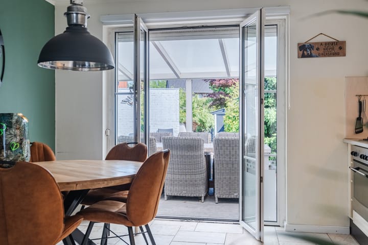 Twee-onder-één-kap te koop: Dommelseweg 108, Valkenswaard