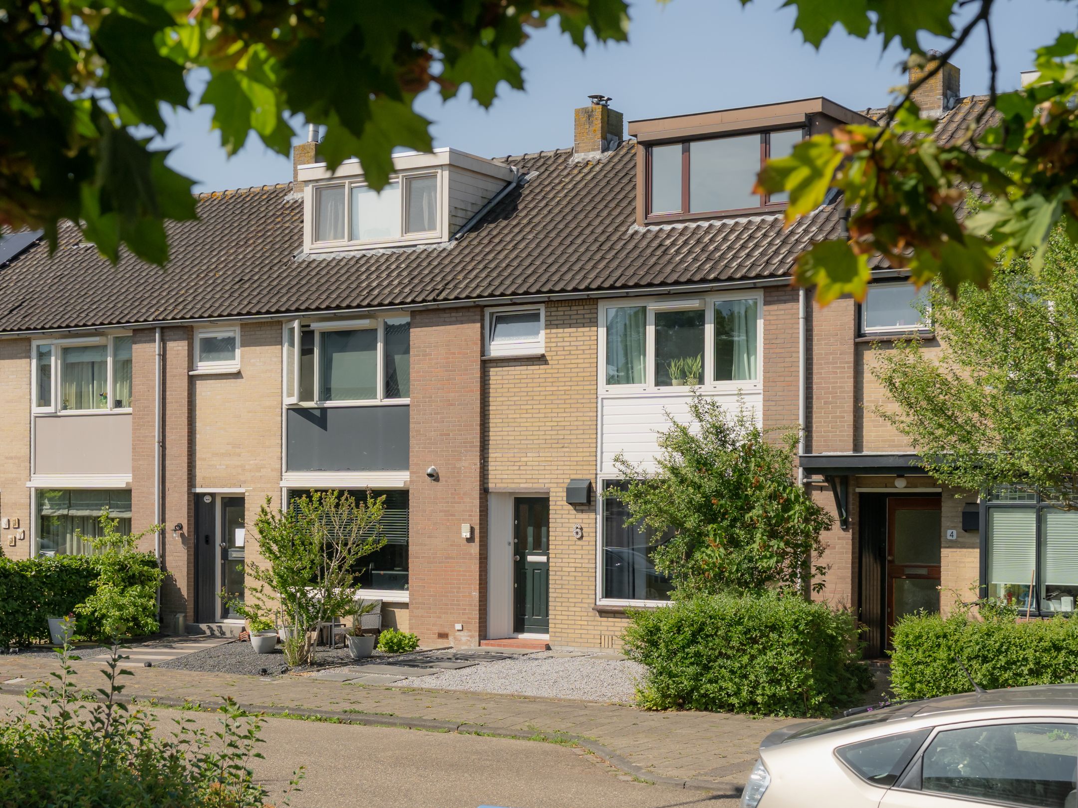 Spacious Extended Terraced Home with Southwest Garden in Quiet Aalsmeer-Zuid — 27