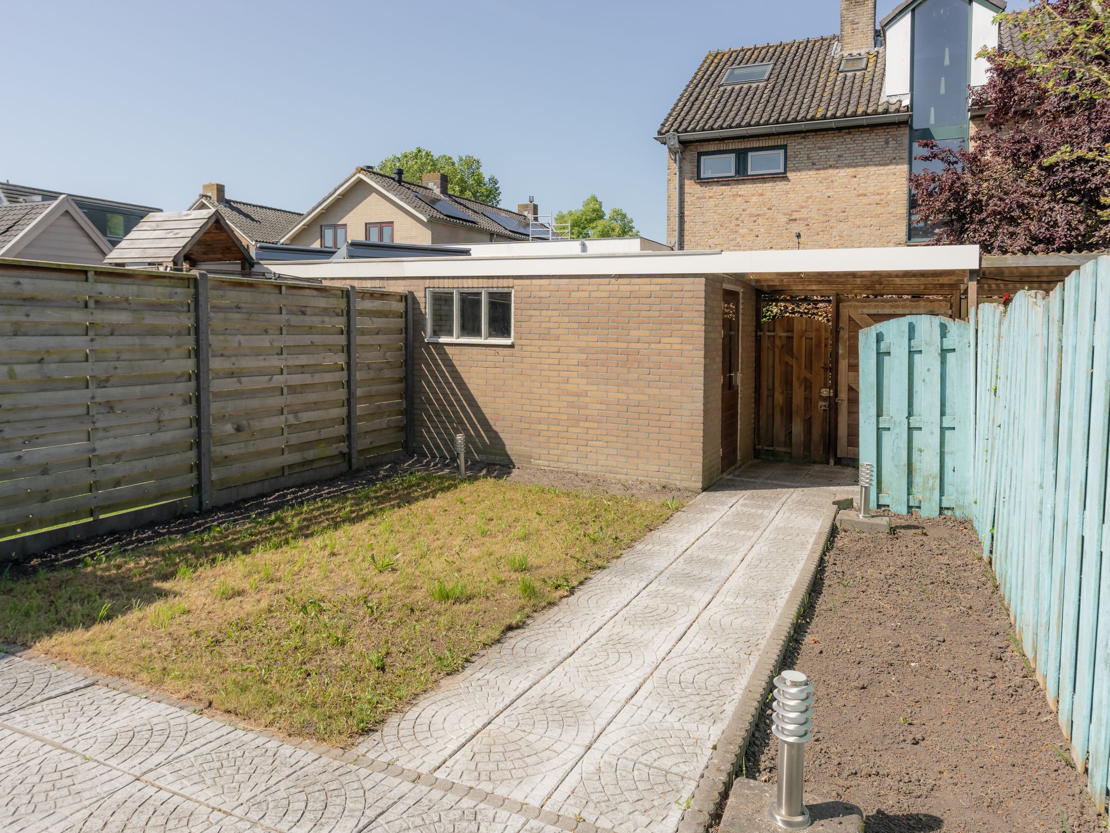 Spacious Extended Terraced Home with Southwest Garden in Quiet Aalsmeer-Zuid — 12