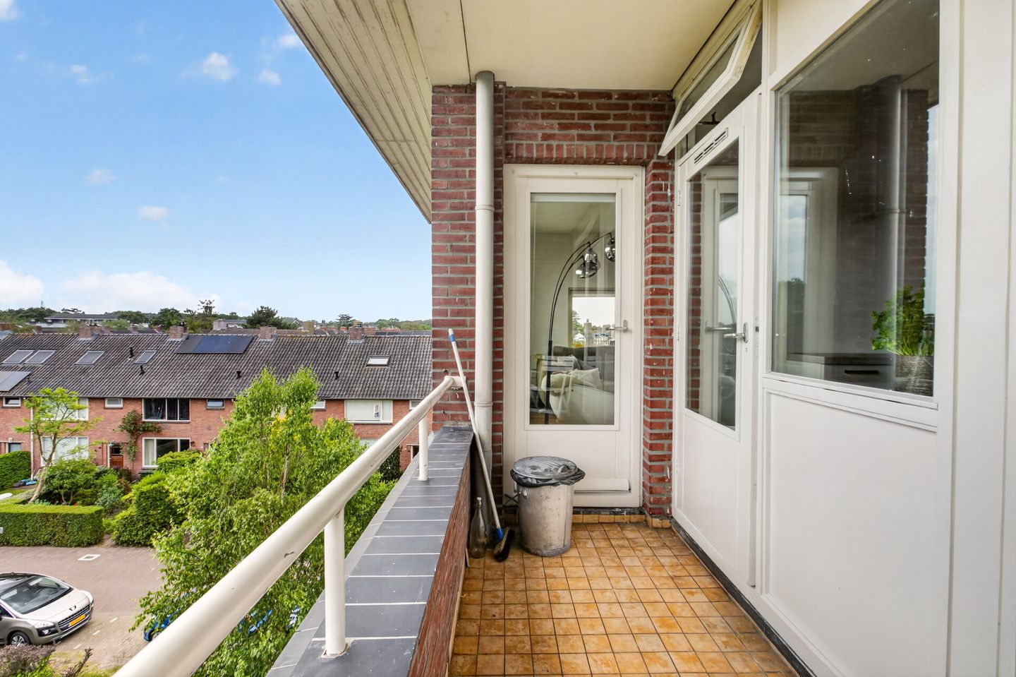 Spacious and Light 3-Room Corner Apartment with Three Balconies in Bussum Oostereng — 19