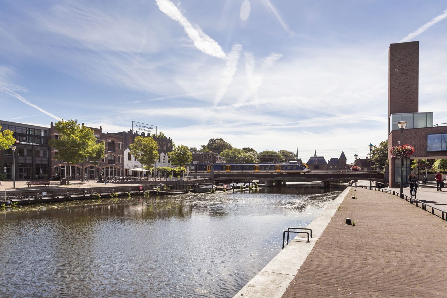 Photo 20 of Hellestraat 11-D