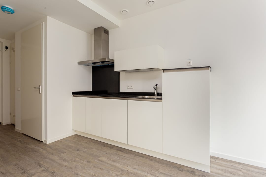 Photo 13 of Hellestraat 11-D