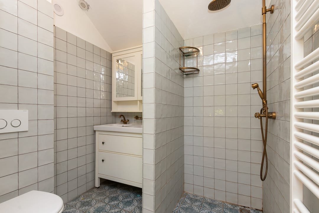 Spacious corner house with deep garden in quiet Sterrenburg location — 16