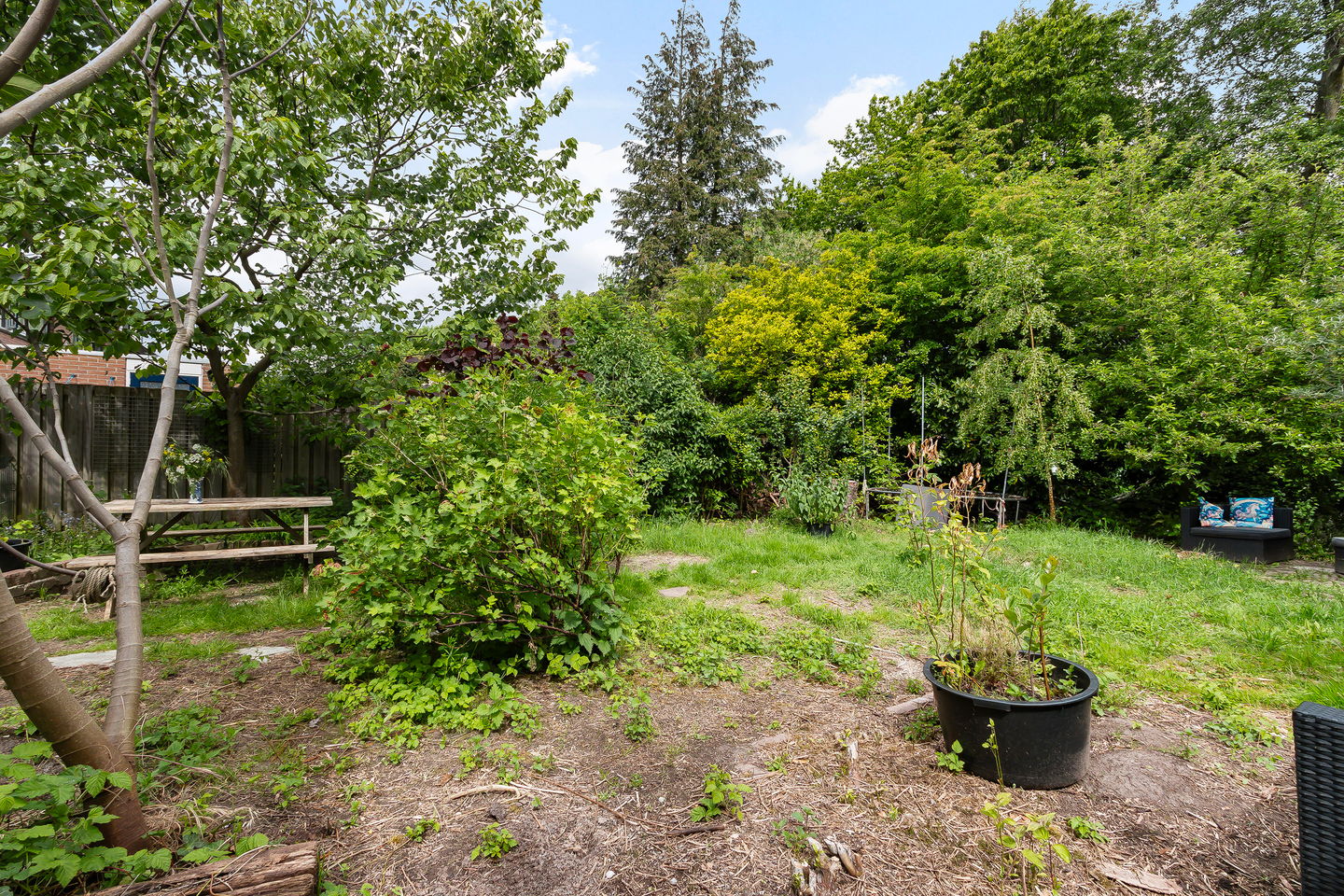 Spacious corner house with deep garden in quiet Sterrenburg location — 20
