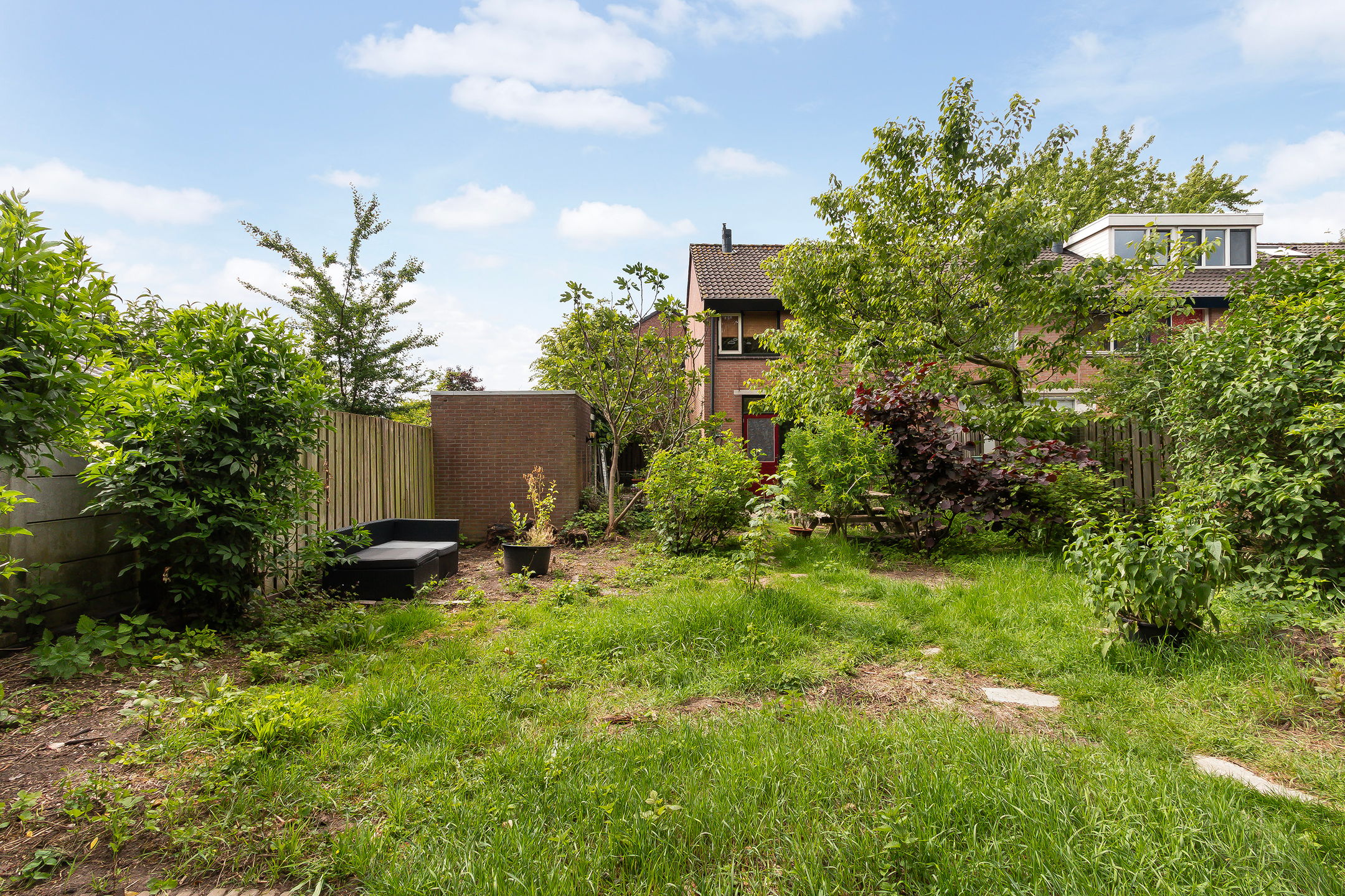 Spacious corner house with deep garden in quiet Sterrenburg location — 27