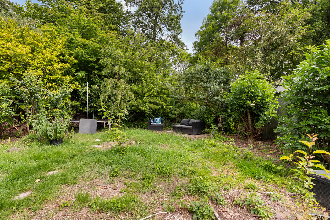 Spacious corner house with deep garden in quiet Sterrenburg location — 26