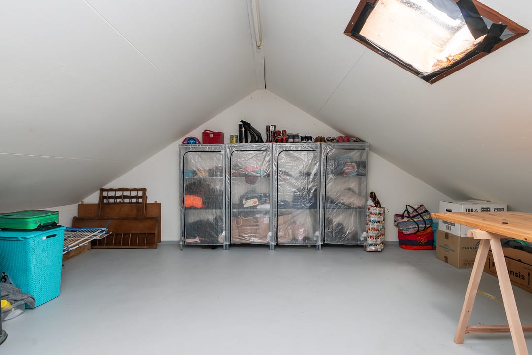 Spacious corner house with deep garden in quiet Sterrenburg location — 17