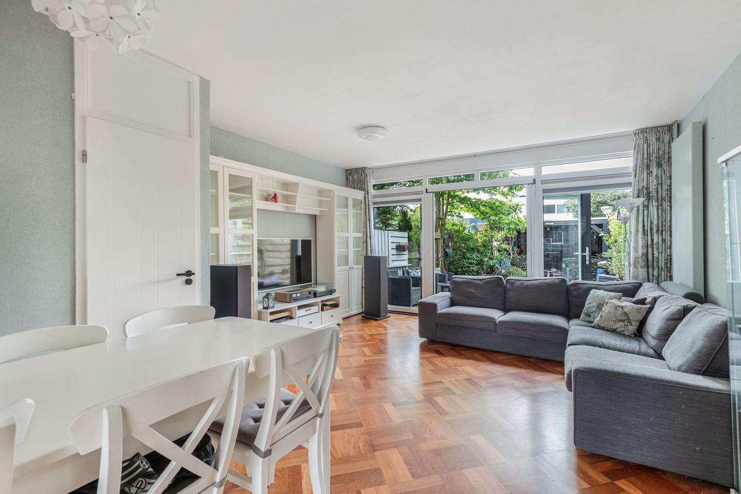 Spacious Energy-Efficient Townhouse with Large West-Facing Garden in Lelystad — 10