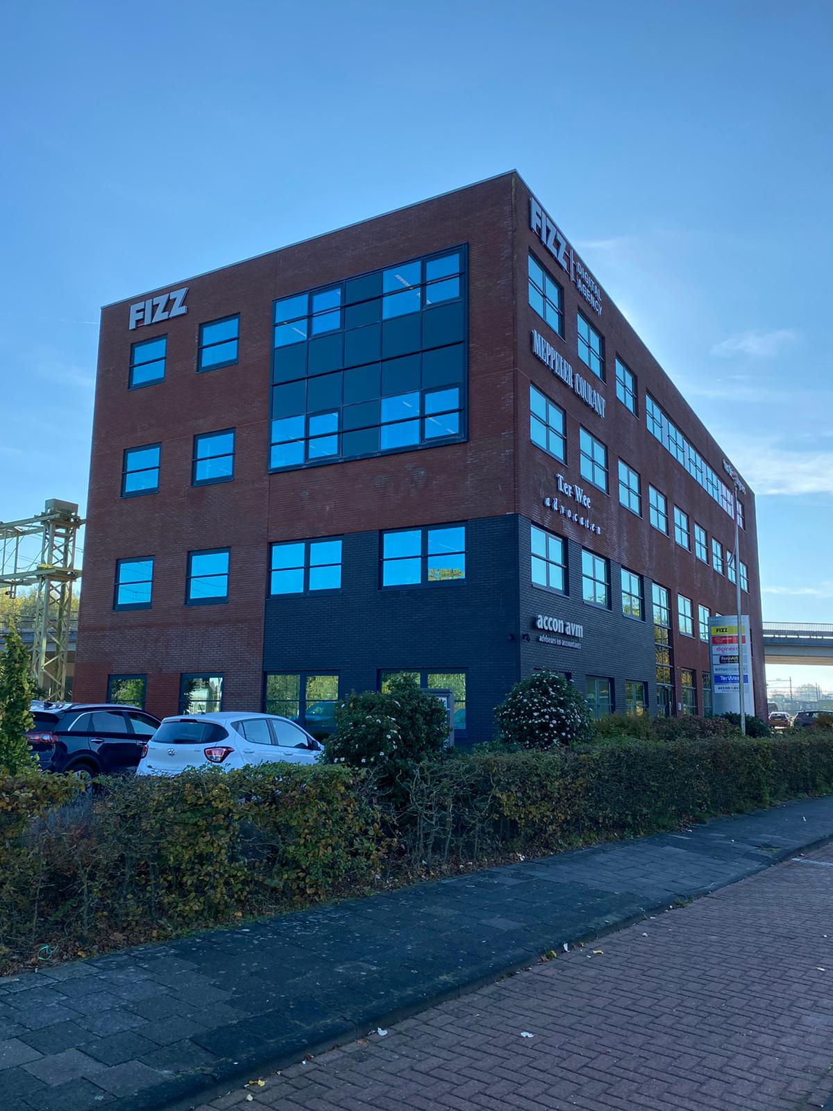 Bekijk foto 5 van Parallelweg 1