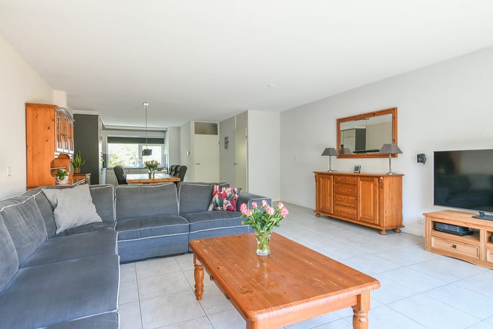 Tussenwoning te koop: Corversbos 164, Hoofddorp