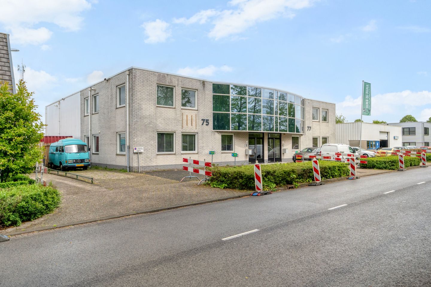 Bekijk foto 1 van Taag 75