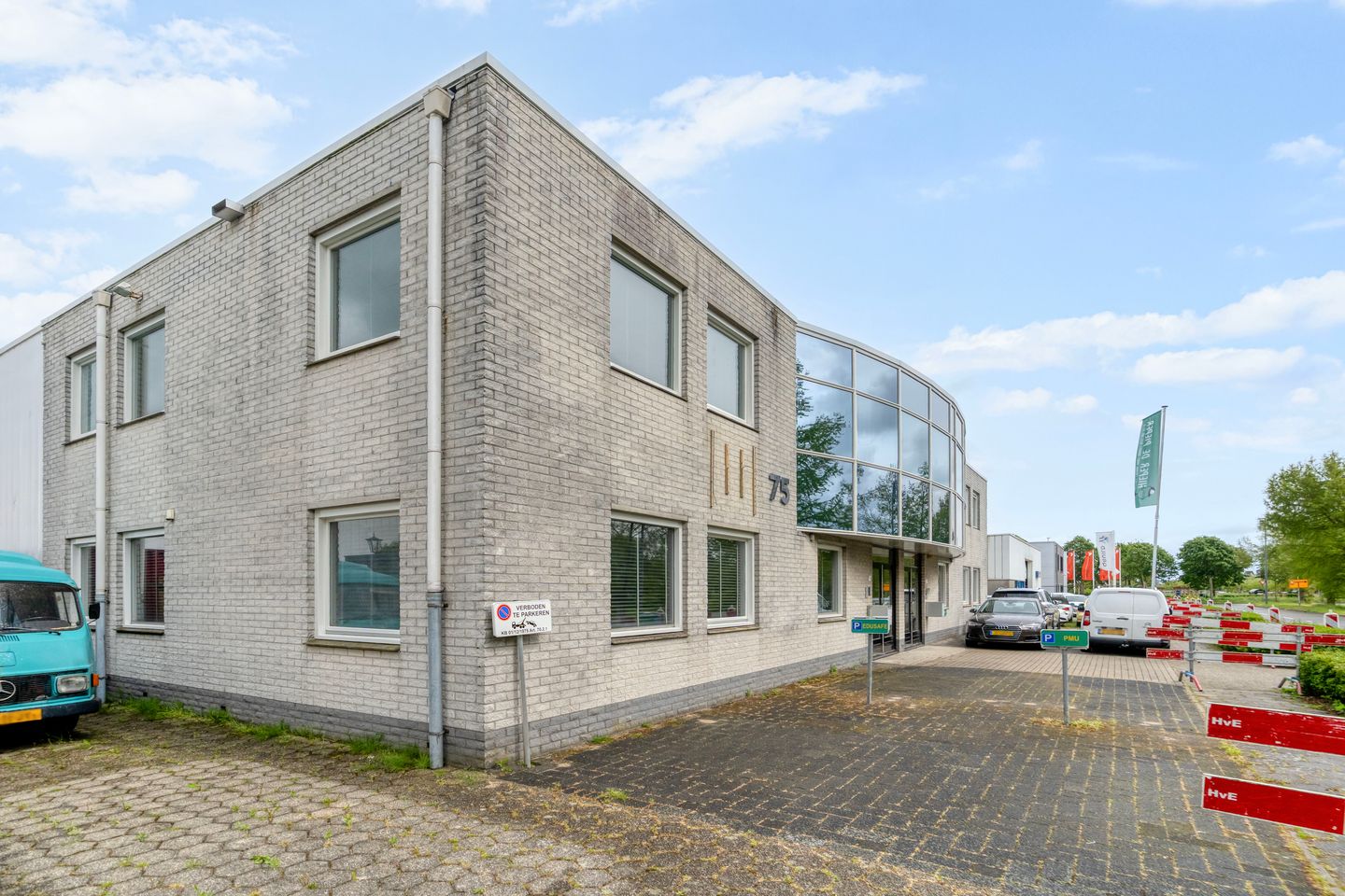 Bekijk foto 2 van Taag 75