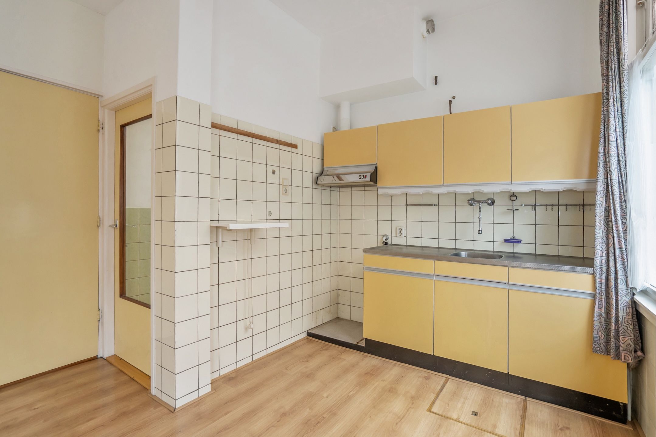 Photo 9 of Rozenstraat 1
