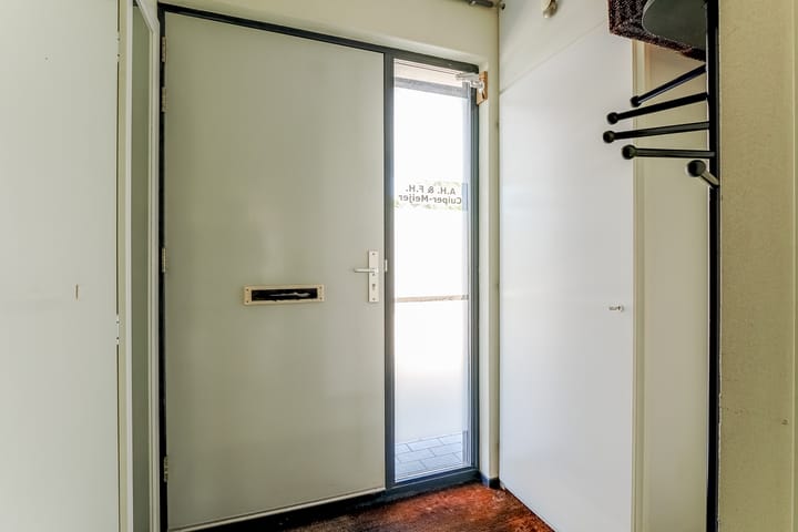 Tussenwoning te koop: Bertus Aafjeshof 169, Hoorn