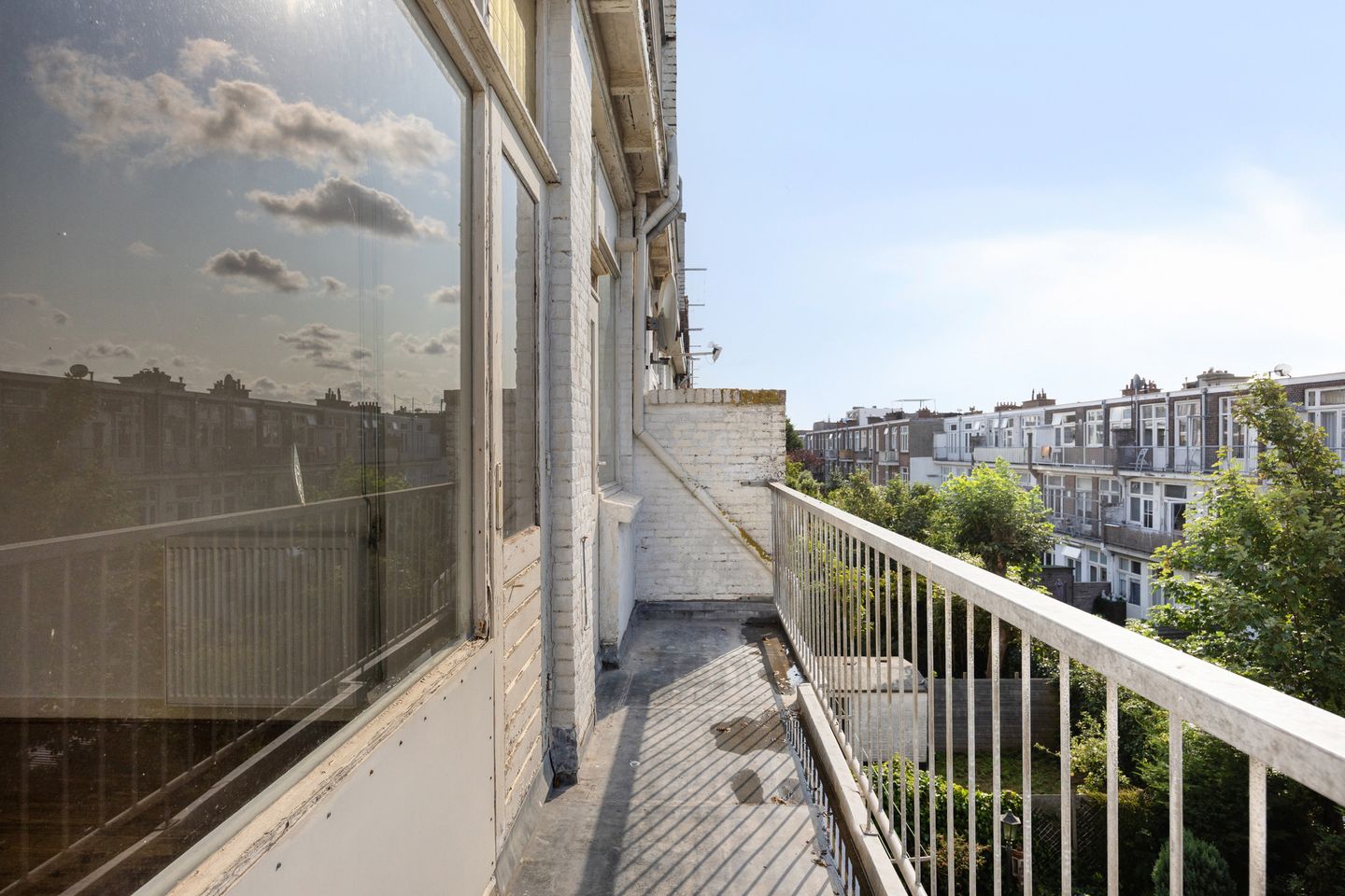 Spacious 6-Room Upper Apartment with Renovation and Splitting Potential in Scheveningen-Bad — 14